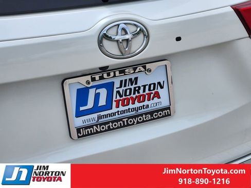Used 2018 Toyota Highlander Plus FWD image 12