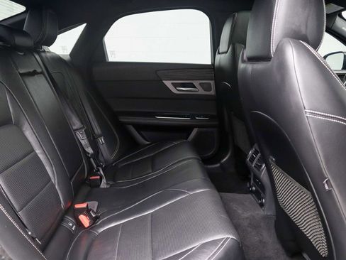 Used 2018 Jaguar XF S RWD image 23