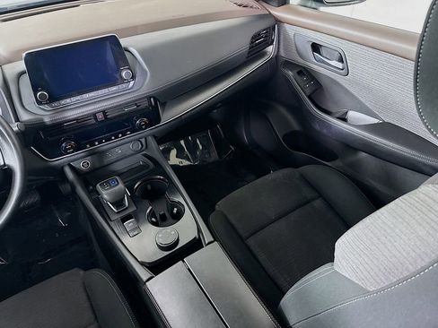 Certified 2022 Nissan Rogue SV image 26