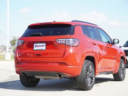 Certified 2023 Jeep Compass Limited image 9