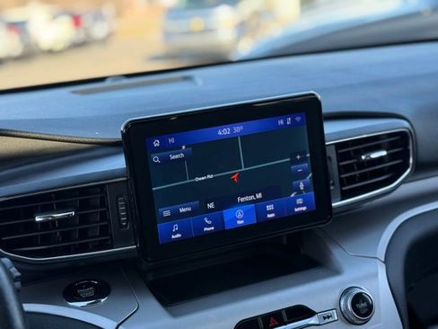 Certified 2020 Ford Explorer XLT w/ Equipment Group 202A image 3