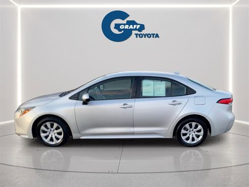 Used 2020 Toyota Corolla LE image 2