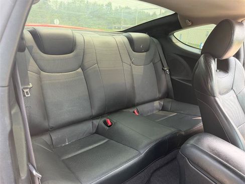 Used 2011 Hyundai Genesis 3.8 RWD image 11