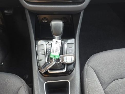 Used 2020 Hyundai Ioniq SE image 19