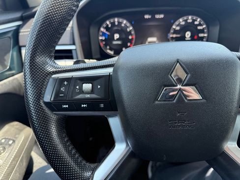 Used 2023 Mitsubishi Outlander SE FWD image 19