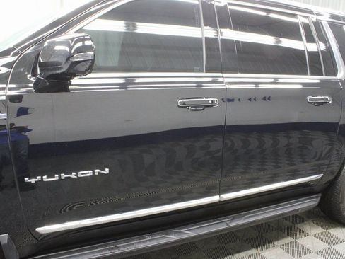 Used 2024 GMC Yukon XL SLT w/ SLT Luxury Package image 47