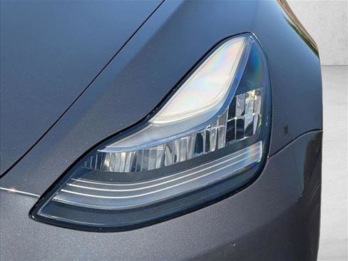Used 2019 Tesla Model 3 Standard Range Plus RWD image 9