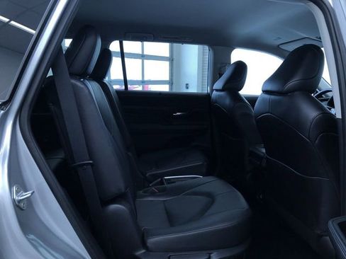 Certified 2025 Toyota Grand Highlander AWD image 21