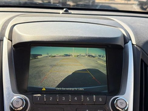 Used 2017 Chevrolet Equinox LS FWD image 19