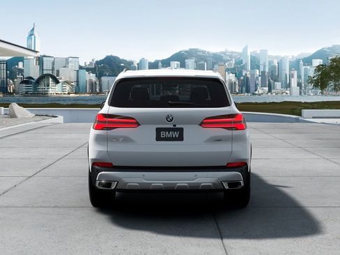 New 2026 BMW X5 sDrive40i RWD image 5