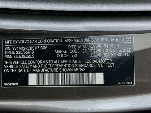 Used 2025 Volvo XC60 B5 Plus image 12