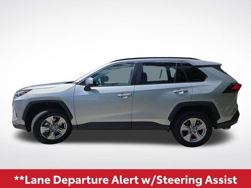 Used 2025 Toyota RAV4 XLE AWD/4WD image 9