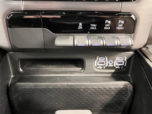 Used 2022 RAM 1500 Limited w/ Body Color Bumper Group image 34