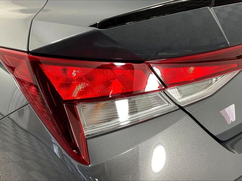 Used 2025 Hyundai Elantra Sport FWD image 22