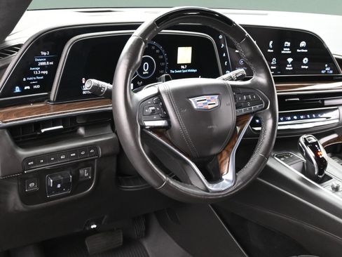 Used 2022 Cadillac Escalade Premium Luxury Platinum AWD/4WD image 13