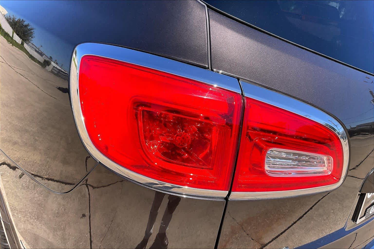Used 2014 Buick Enclave Leather FWD image 25