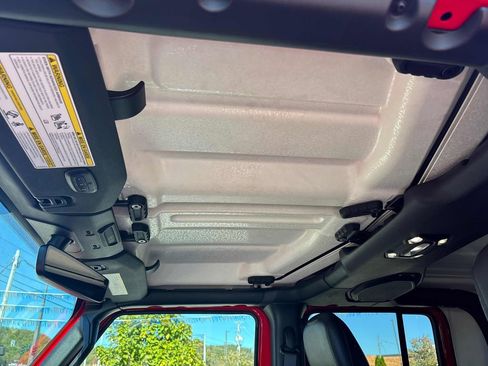 Used 2021 Jeep Gladiator Overland w/ Popular Equipment Package image 38