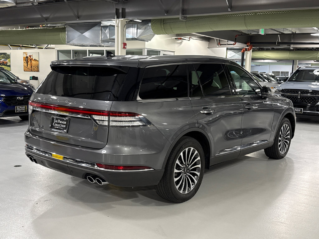 Used 2023 Lincoln Aviator Reserve w/ Equipment Group 201A AWD/4WD image 2