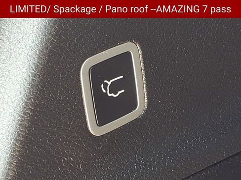 Used 2025 Chrysler Pacifica Limited FWD image 28