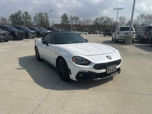 Used 2017 FIAT 124 Spider Abarth image 3