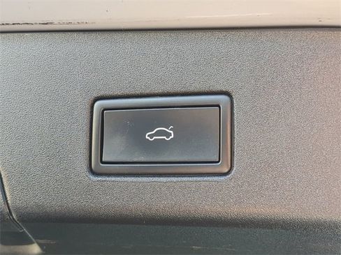 Certified 2021 Volkswagen ID.4 Pro S w/ Gradient Package image 10