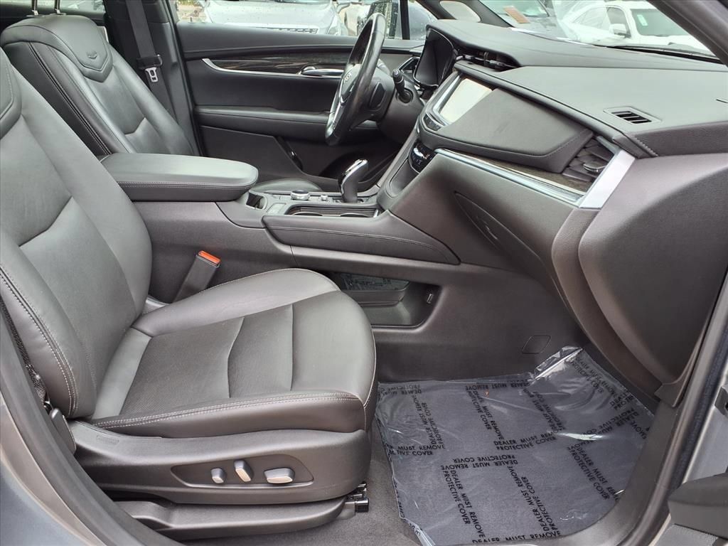 Used 2021 Cadillac XT5 Premium Luxury FWD image 9