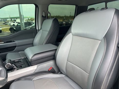 Used 2022 Ford F150 Lariat w/ Trailer Tow Package AWD/4WD image 11