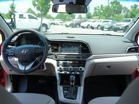 Used 2020 Hyundai Elantra SEL FWD image 22