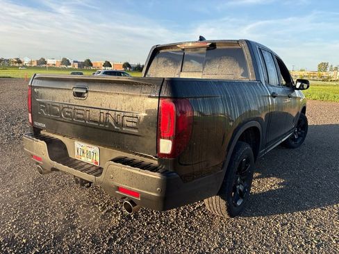 Used 2024 Honda Ridgeline Black Edition image 11