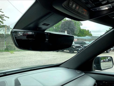 Used 2022 Chevrolet Traverse High Country image 35