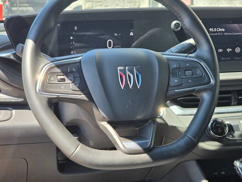 Used 2025 Buick Envista Preferred w/ Convenience I Package FWD image 9