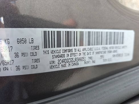 Used 2018 Dodge Grand Caravan SXT FWD image 32
