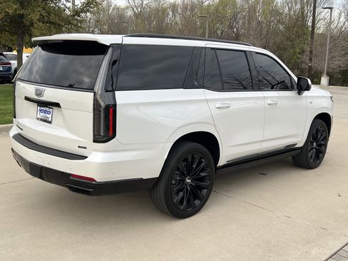 Used 2025 Cadillac Escalade Sport Platinum w/ LPO, ONYX Package image 10