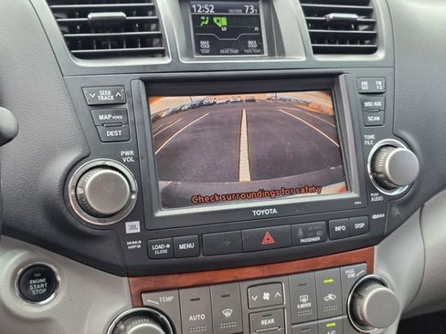 Used 2010 Toyota Highlander Limited AWD/4WD image 10