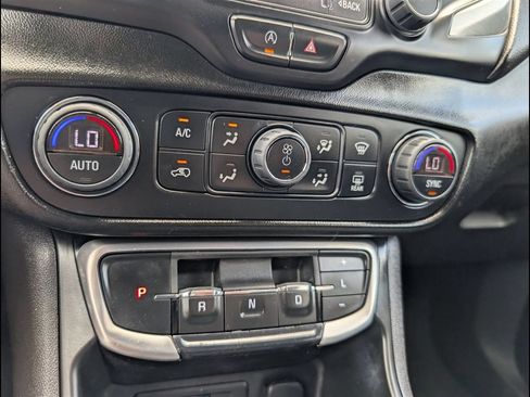Used 2022 GMC Terrain SLE w/ Driver Convenience Package FWD image 23
