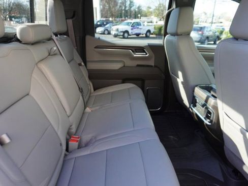 Used 2023 GMC Sierra 1500 SLT w/ SLT Premium Package image 17