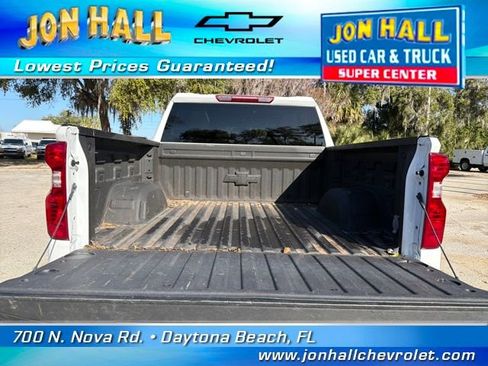 Used 2024 Chevrolet Silverado 1500 Custom Trail Boss w/ Dark Appearance Package image 12