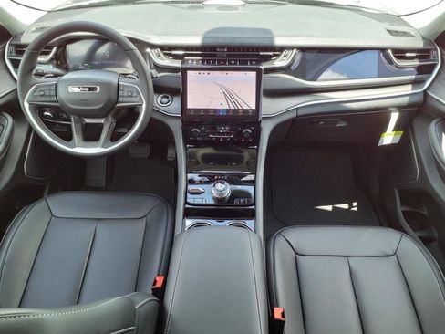 Used 2023 Jeep Grand Cherokee 4WD 4xe image 3