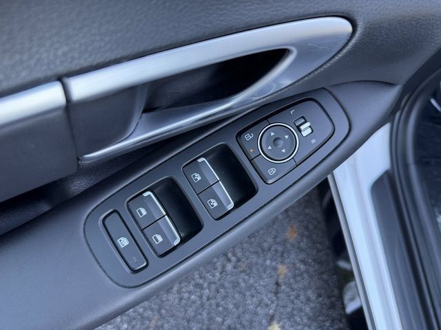 Used 2025 Hyundai Sonata SEL FWD image 12