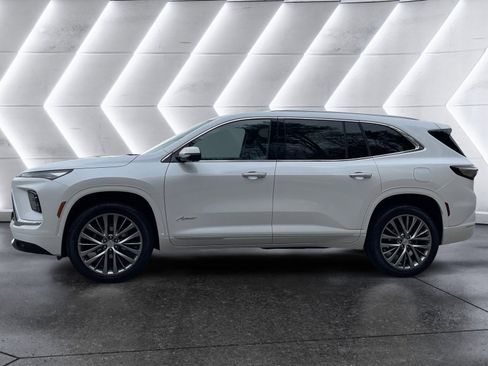 Used 2025 Buick Enclave Avenir AWD/4WD image 20