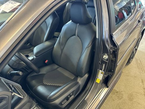 Used 2024 Toyota Camry SE image 18