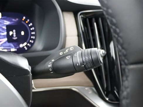 New 2026 Volvo XC90 B6 Plus w/ Protection Package Premier image 21