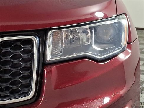 Used 2018 Jeep Grand Cherokee Limited image 11