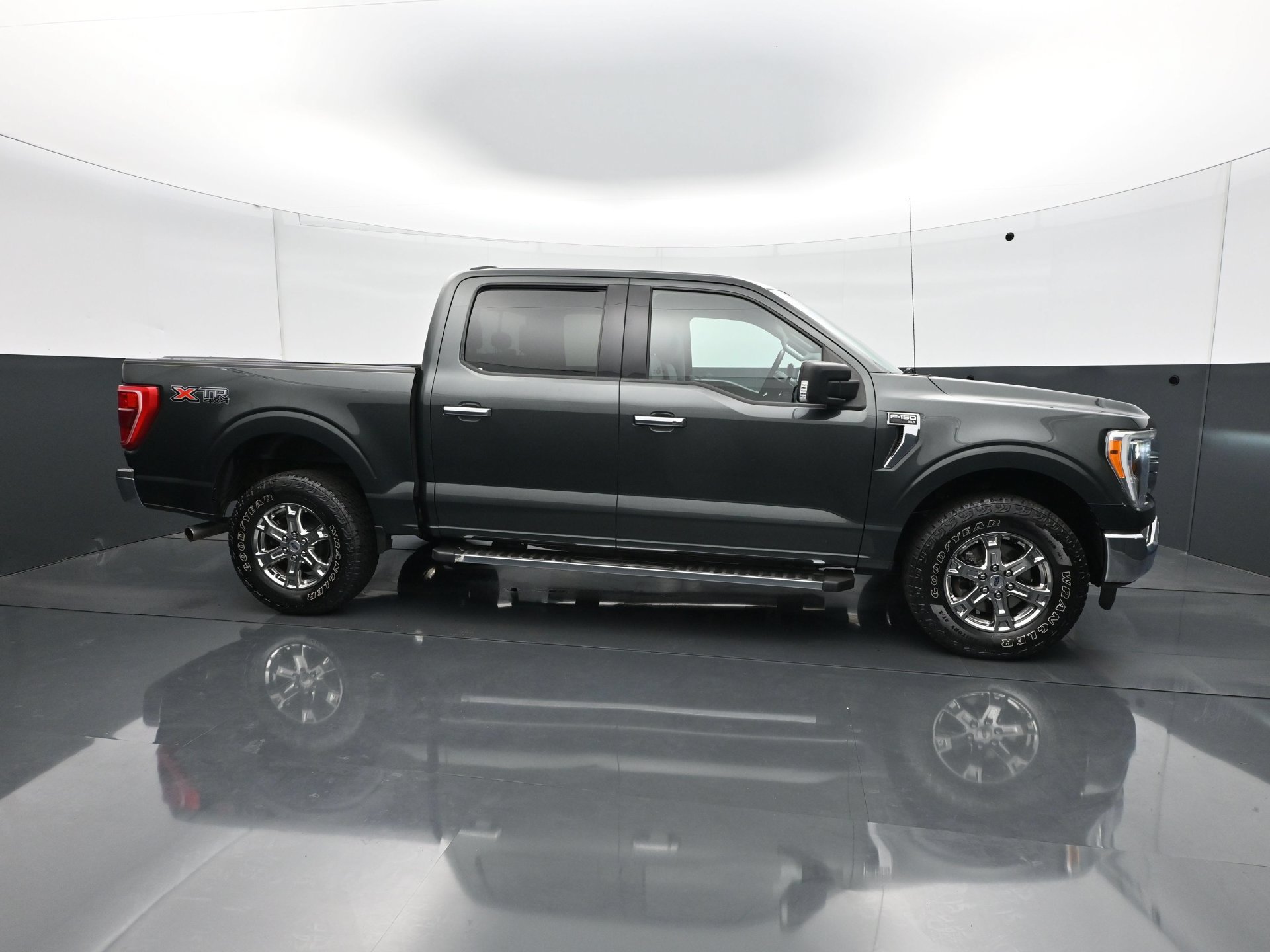 Used 2021 Ford F150 XLT w/ Equipment Group 302A High AWD/4WD image 8