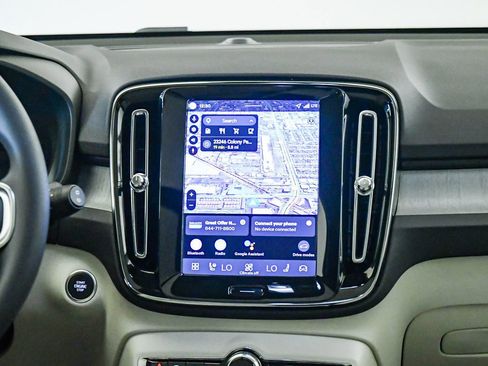 Certified 2026 Volvo XC40 B5 Plus w/ Protection Package Premier AWD/4WD image 14