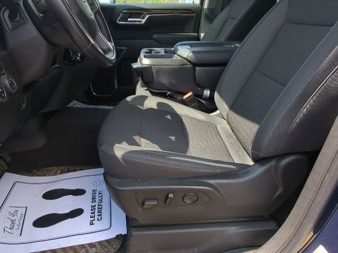 Used 2022 Chevrolet Silverado 1500 LT AWD/4WD image 9