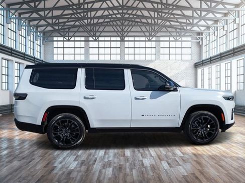 New 2026 Jeep Grand Wagoneer Summit AWD/4WD image 3