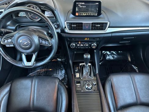 Used 2018 MAZDA MAZDA3 Touring image 15