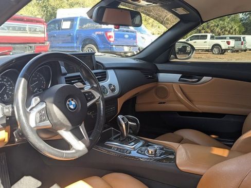Used 2011 BMW Z4 sDrive35i image 13