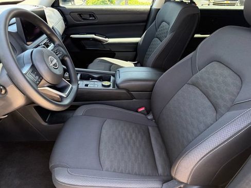 Used 2026 Nissan Pathfinder S AWD/4WD image 10
